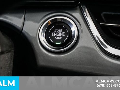 Used 2025 Chevrolet Trax LT FWD image 30