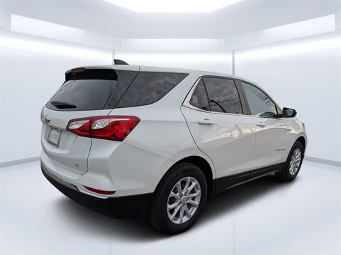 Used 2021 Chevrolet Equinox LT image 3
