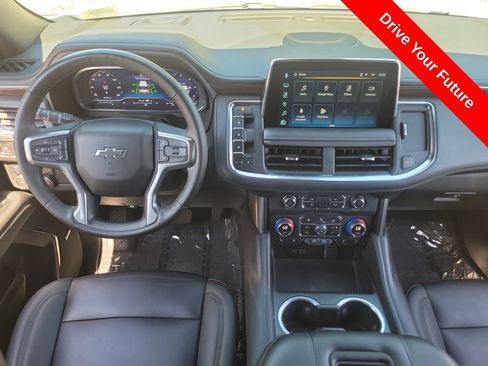Used 2023 Chevrolet Tahoe Z71 w/ Luxury Package AWD/4WD image 4