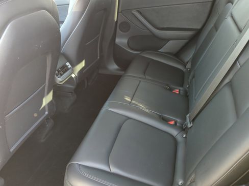 Used 2022 Tesla Model Y Performance image 15