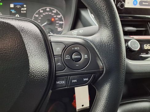 Used 2025 Toyota Corolla LE FWD image 14