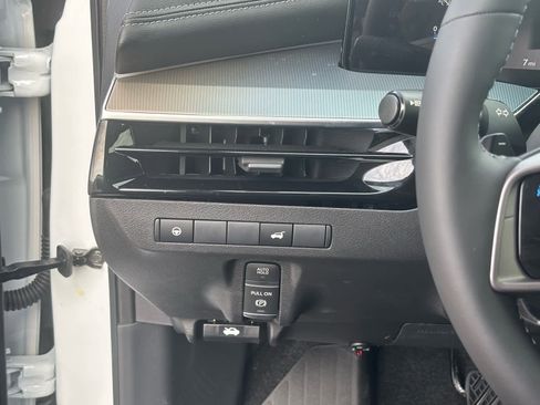 New 2026 Nissan Murano SL image 14