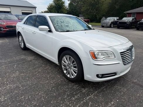 Used 2014 Chrysler 300 AWD w/ Driver Convenience Group image 7