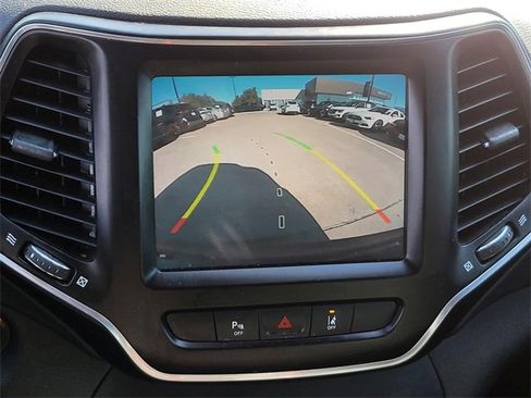 Used 2021 Jeep Cherokee Latitude Lux 80th Anniv w/ Quick Order Package 26U 80TH image 25