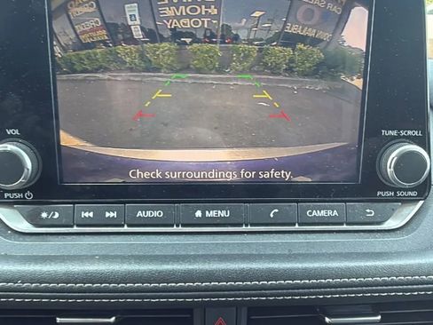 Used 2023 Nissan Rogue SV image 20