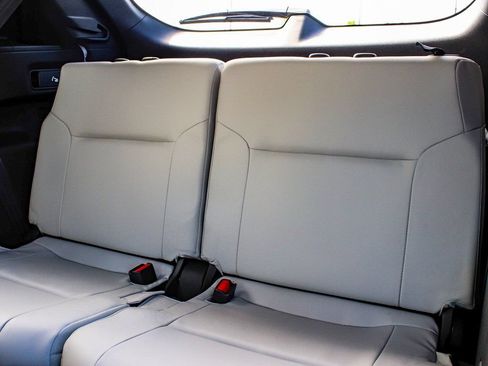 Used 2025 Mitsubishi Outlander SE AWD/4WD image 36
