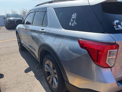 Used 2023 Ford Explorer XLT w/ Equipment Group 202A image 10