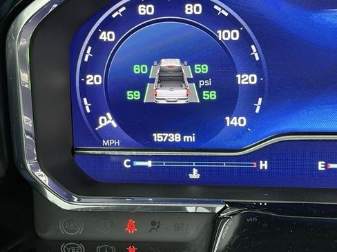 Used 2025 Chevrolet Silverado 2500 ZR2 w/ Technology Package image 37