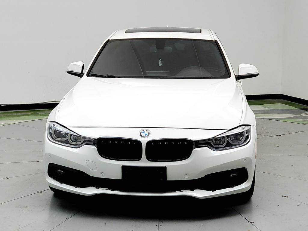 Used 2017 BMW 330i xDrive Sedan AWD/4WD image 2