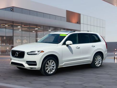 Used 2018 Volvo XC90 T6 Momentum w/ Momentum Plus Package AWD/4WD image 5