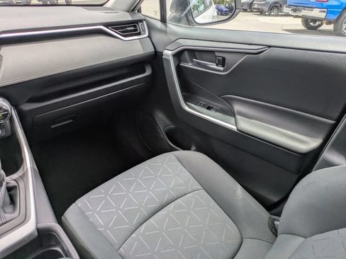 Used 2021 Toyota RAV4 XLE FWD image 18