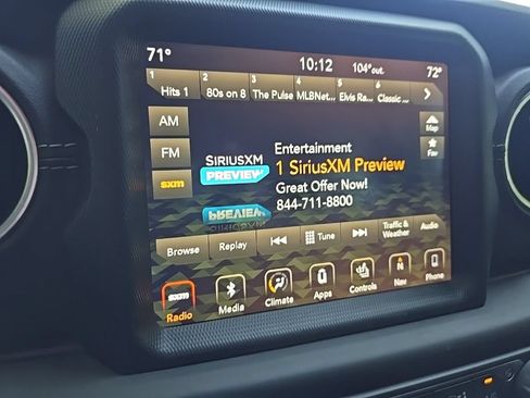 Used 2018 Jeep Wrangler Unlimited Sahara AWD/4WD image 17