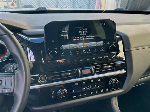 Used 2024 Nissan Pathfinder Platinum w/ Cargo Package image 10