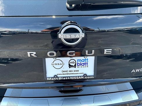 Certified 2026 Nissan Rogue SV AWD/4WD image 7