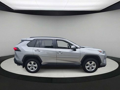 Used 2021 Toyota RAV4 XLE w/ Convenience Package AWD/4WD image 9