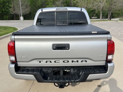 Used 2023 Toyota Tacoma SR image 9