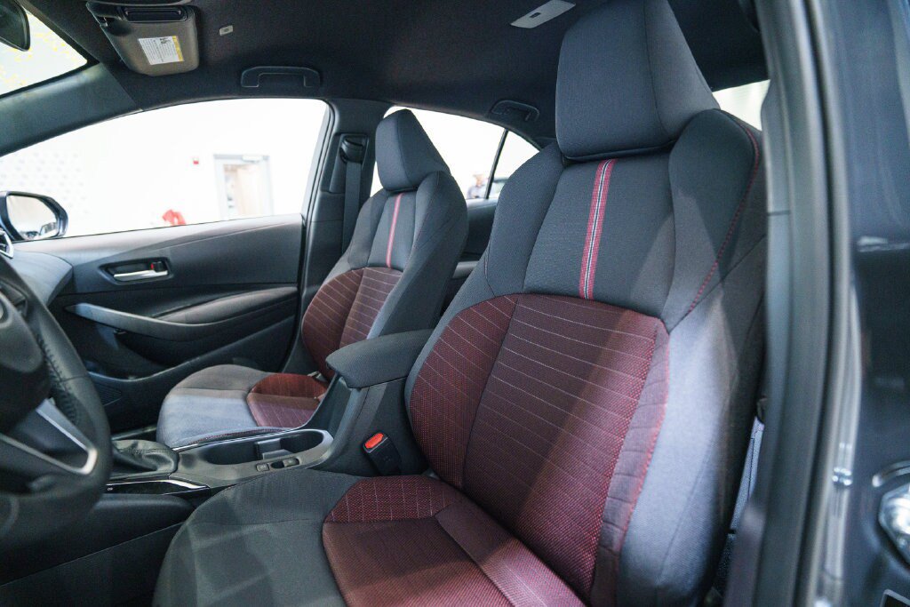 Certified 2026 Toyota Corolla SE FWD image 6