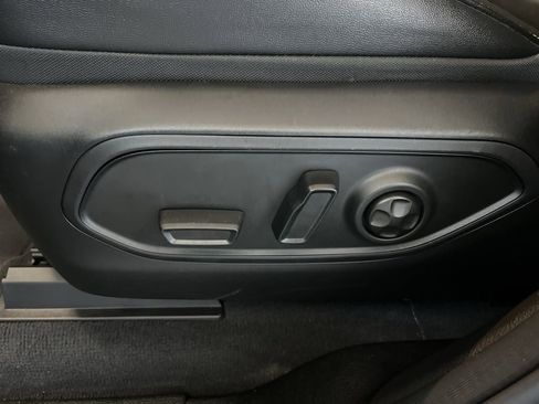 Used 2023 Jeep Grand Cherokee Limited image 19