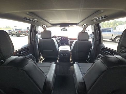 Used 2026 GMC Yukon XL Denali w/ Sun & Power Step Package image 21