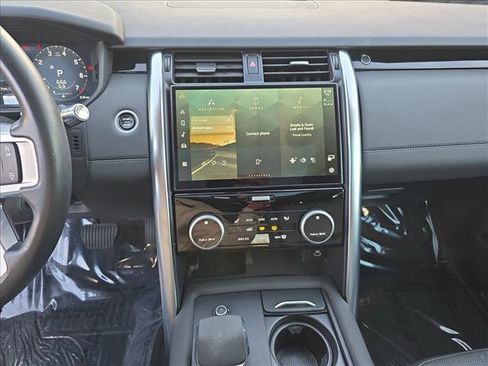 Used 2022 Land Rover Discovery S image 21