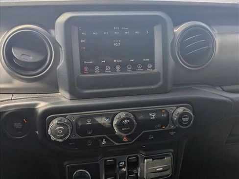 Used 2022 Jeep Gladiator Sport AWD/4WD image 12