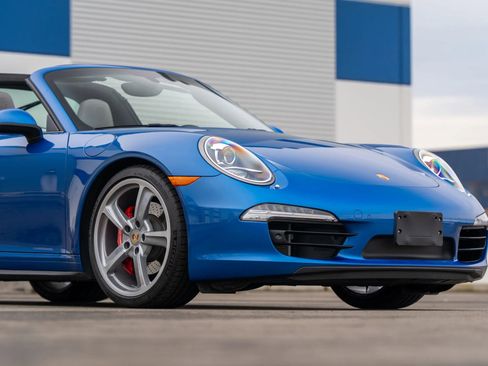 Used 2015 Porsche 911 Targa 4S image 30