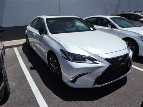 Certified 2025 Lexus ES 300h w/ Premium Package FWD image 2