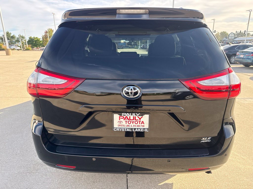 Used 2015 Toyota Sienna XLE w/ XLE Navigation Package AWD/4WD image 4