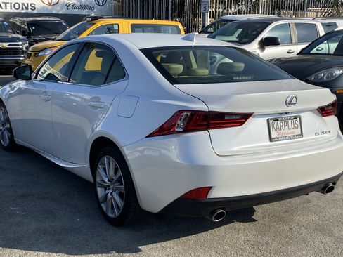 Used 2016 Lexus IS 200t image 9