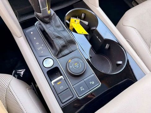 Used 2019 Volkswagen Atlas SEL Premium image 11