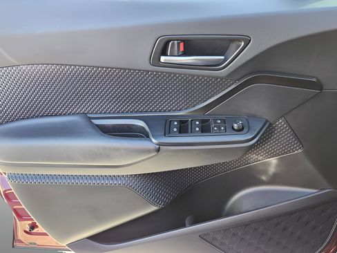 Used 2019 Toyota C-HR LE image 26