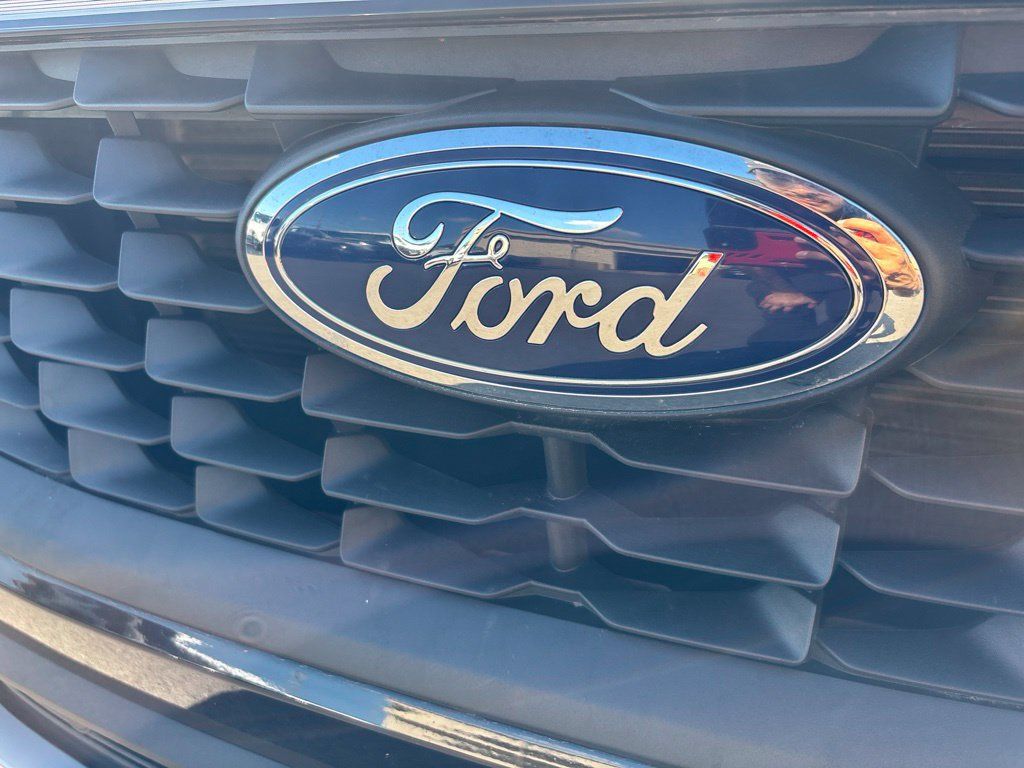 Used 2025 Ford Escape Platinum AWD/4WD image 9
