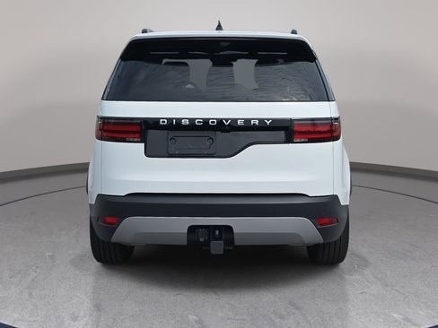 Used 2025 Land Rover Discovery S image 6