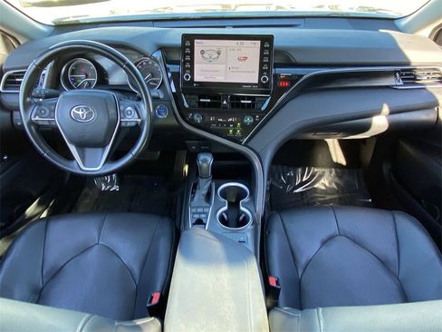 Used 2021 Toyota Camry XLE image 24
