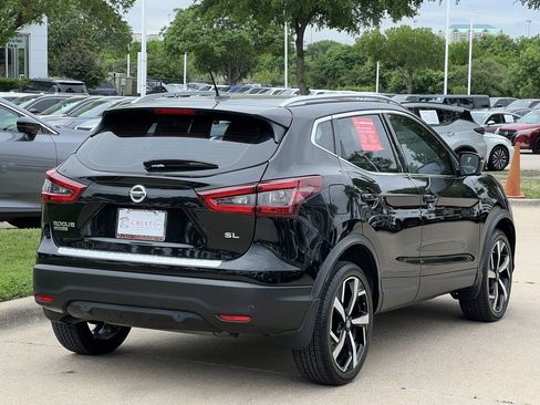 Used 2022 Nissan Rogue Sport SL FWD image 4