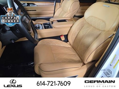 Used 2023 Jeep Grand Wagoneer Series III w/ HD Trailer Tow Package AWD/4WD image 20
