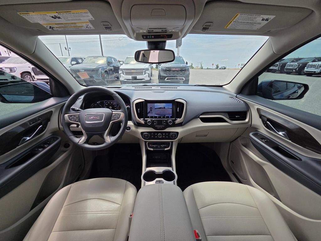 Used 2024 GMC Terrain Denali w/ Denali Premium Package AWD/4WD image 2