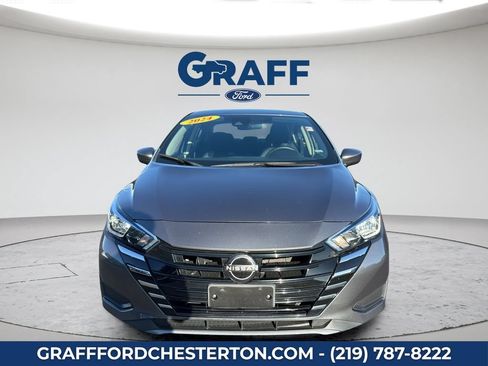 Used 2024 Nissan Versa SV FWD image 2