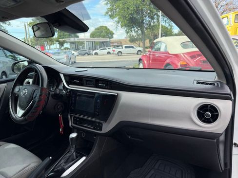 Used 2018 Toyota Corolla LE FWD image 20
