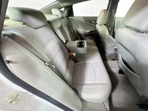 Used 2017 Chevrolet Malibu LT w/ Leather Package FWD image 26