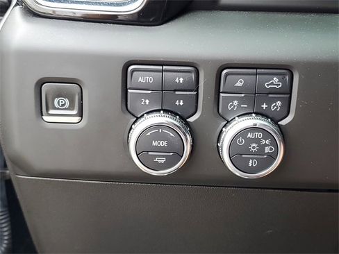 Used 2024 GMC Sierra 3500 Denali Ultimate image 20