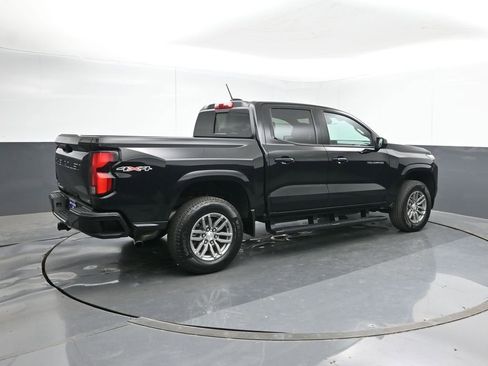 Used 2024 Chevrolet Colorado LT w/ LT Convenience Package III AWD/4WD image 5