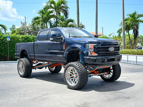 Used 2022 Ford F250 Lariat w/ Black Appearance Package AWD/4WD image 1