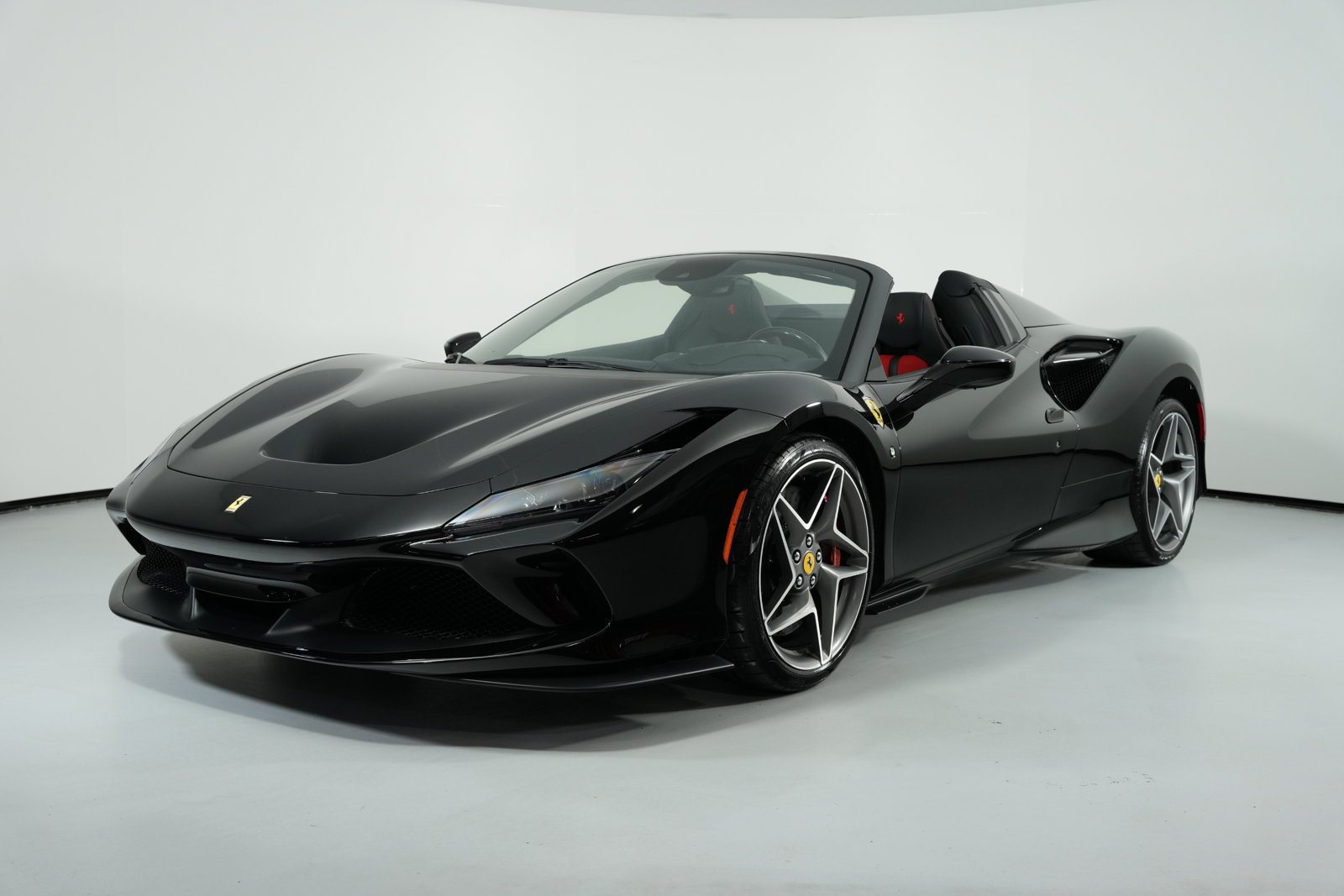 Used 2022 Ferrari F8 Spider RWD image 21