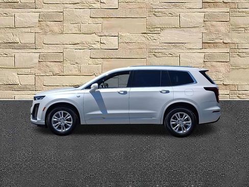 Used 2025 Cadillac XT6 Luxury AWD/4WD image 2
