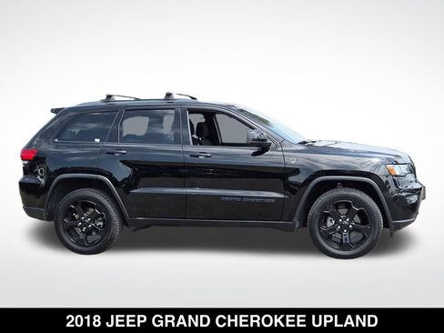 Used 2018 Jeep Grand Cherokee Laredo AWD/4WD image 6