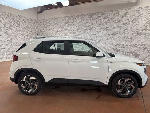 New 2026 Hyundai Venue SEL image 8