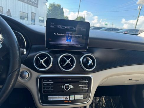 Used 2018 Mercedes-Benz GLA 250 w/ Premium Package image 15