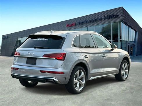 Certified 2025 Audi Q5 2.0T Premium Plus image 5
