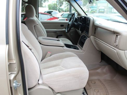 Used 2006 Chevrolet Avalanche LS w/ Preferred Equipment Group RWD image 9